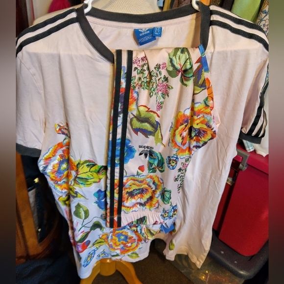 adidas Pants - Woman's Medium Adidas Floral Top & Matching Medium 3 Stripe Leggings Rare Find